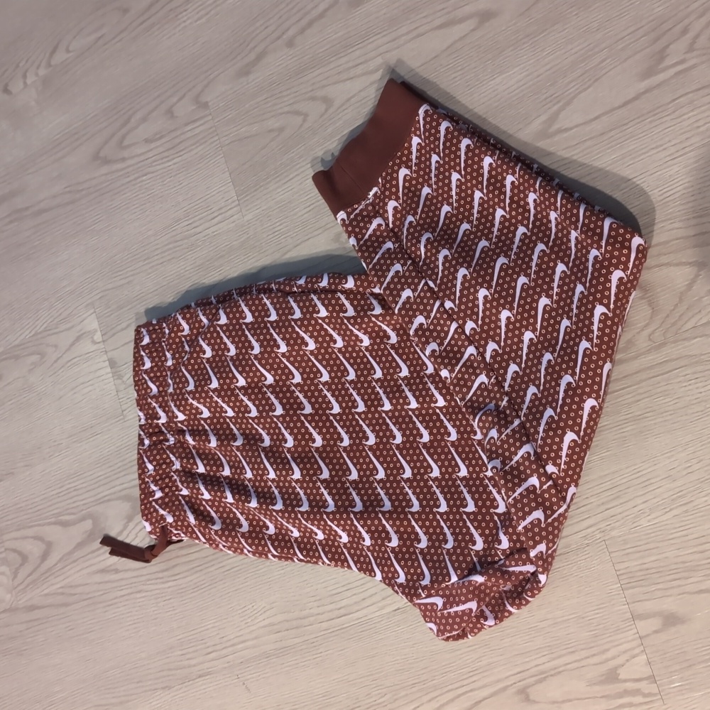 Excellent Condition Nike Monogram Sweatpants Size… - image 3